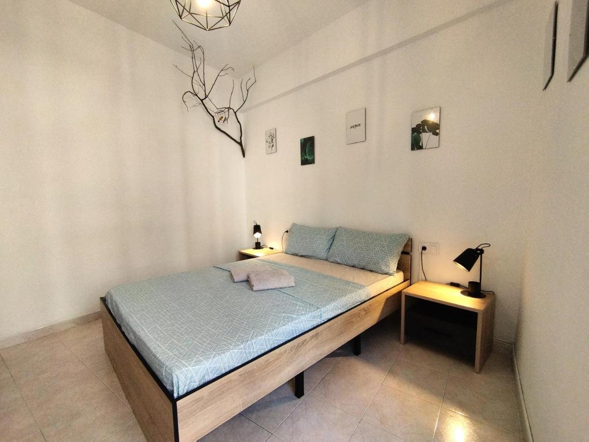 Guesthouse Shared With Host Alicante Exteriör bild