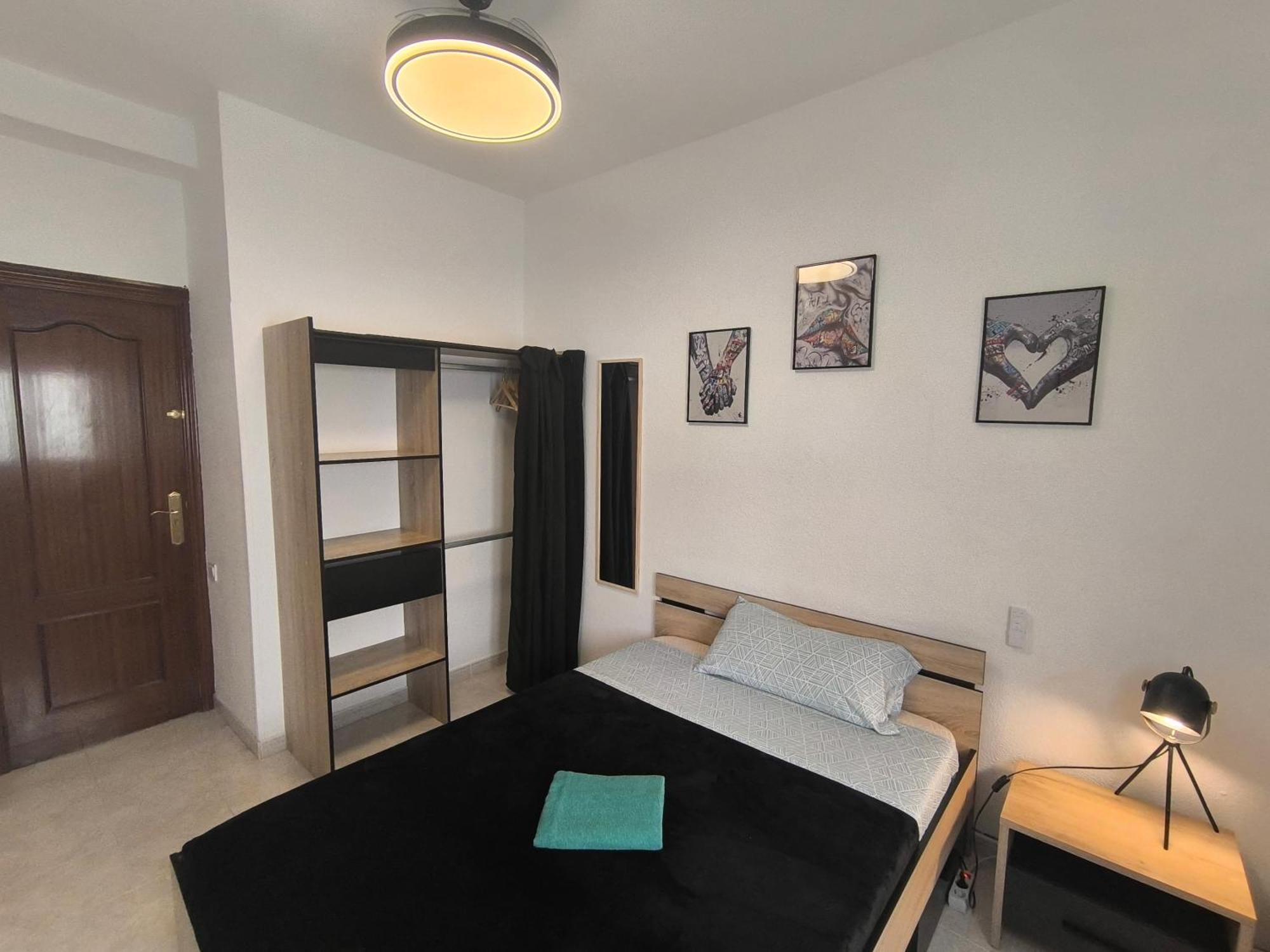 Guesthouse Shared With Host Alicante Exteriör bild