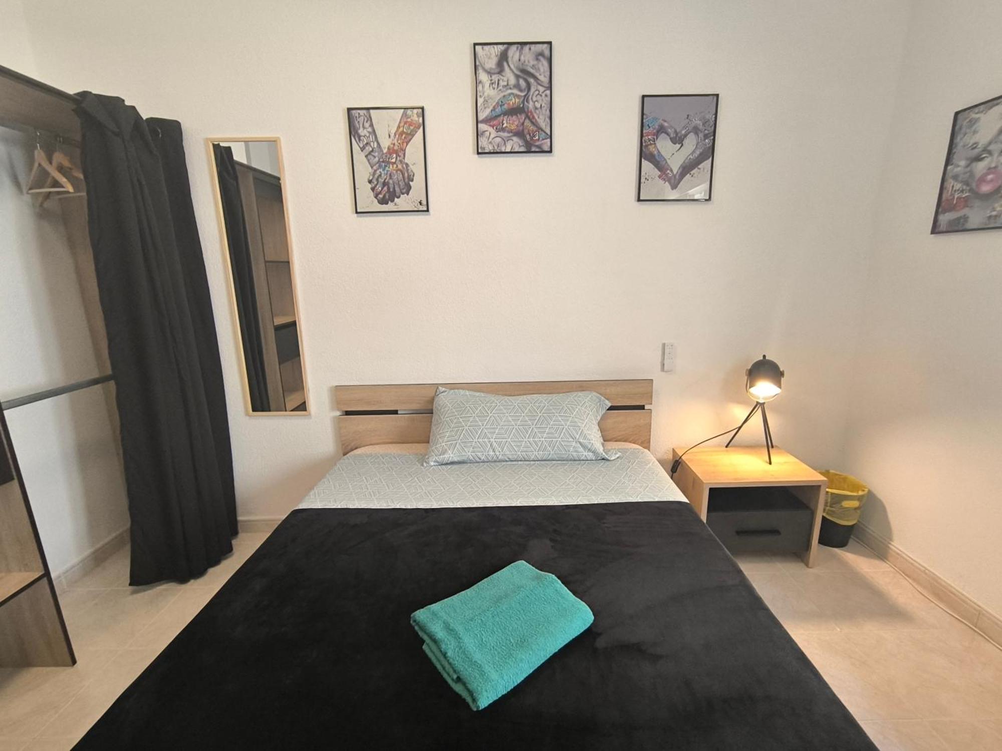 Guesthouse Shared With Host Alicante Exteriör bild